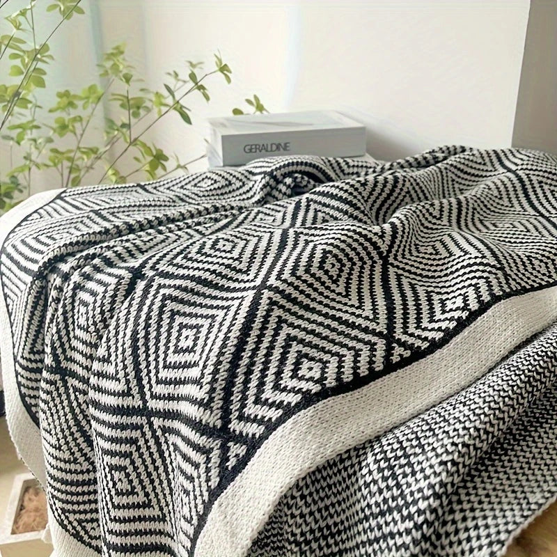 Nordic Diamond Knit Throw Blanket โ Black & White Minimalist