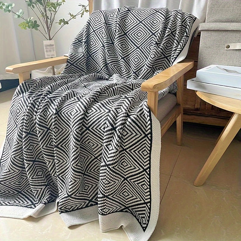 Nordic Diamond Knit Throw Blanket โ Black & White Minimalist